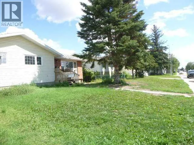 10102, 10104, 10106 Manning Avenue