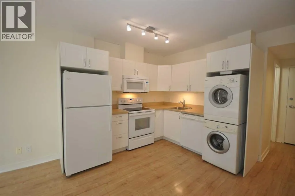 302, 10 Brentwood Common NW