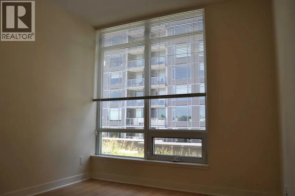 302, 10 Brentwood Common NW