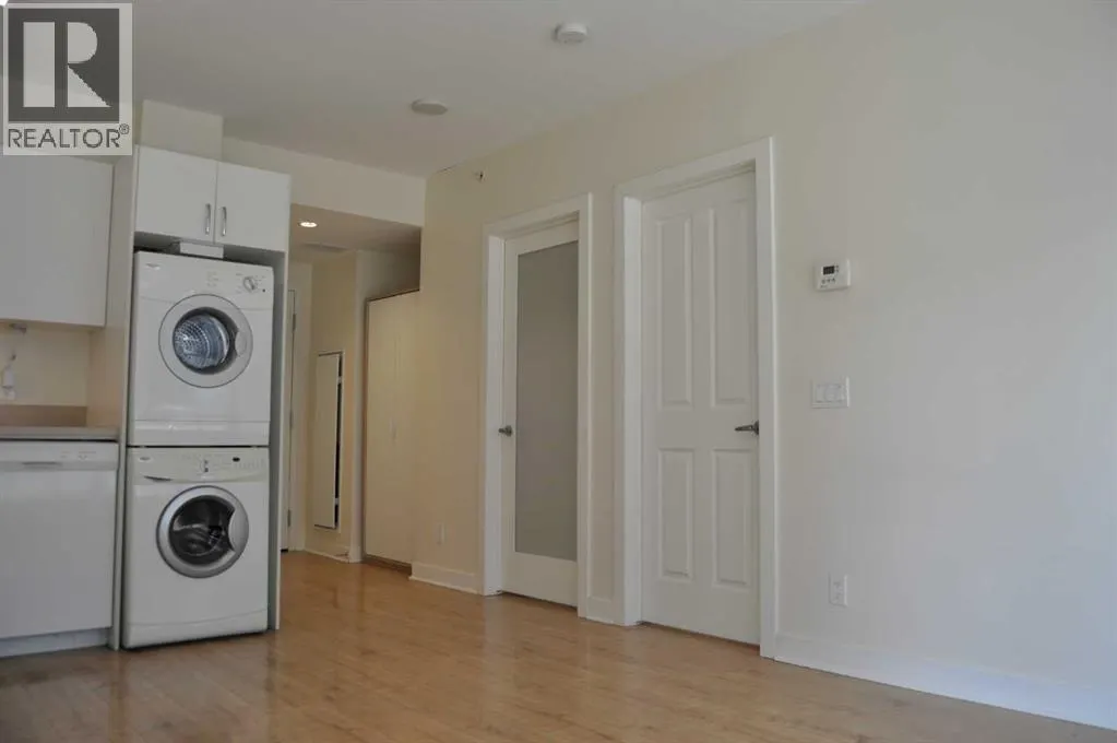 302, 10 Brentwood Common NW