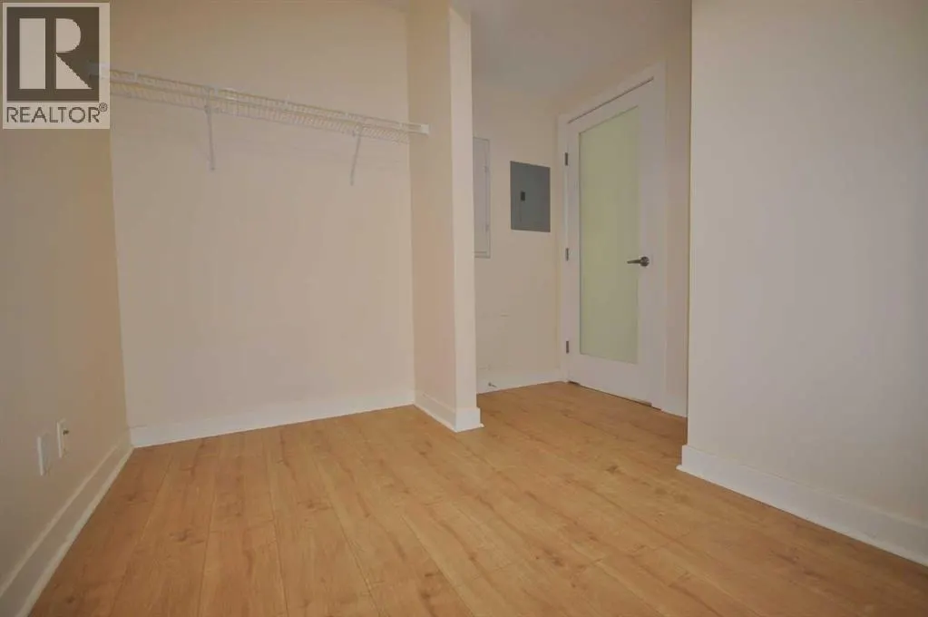 302, 10 Brentwood Common NW