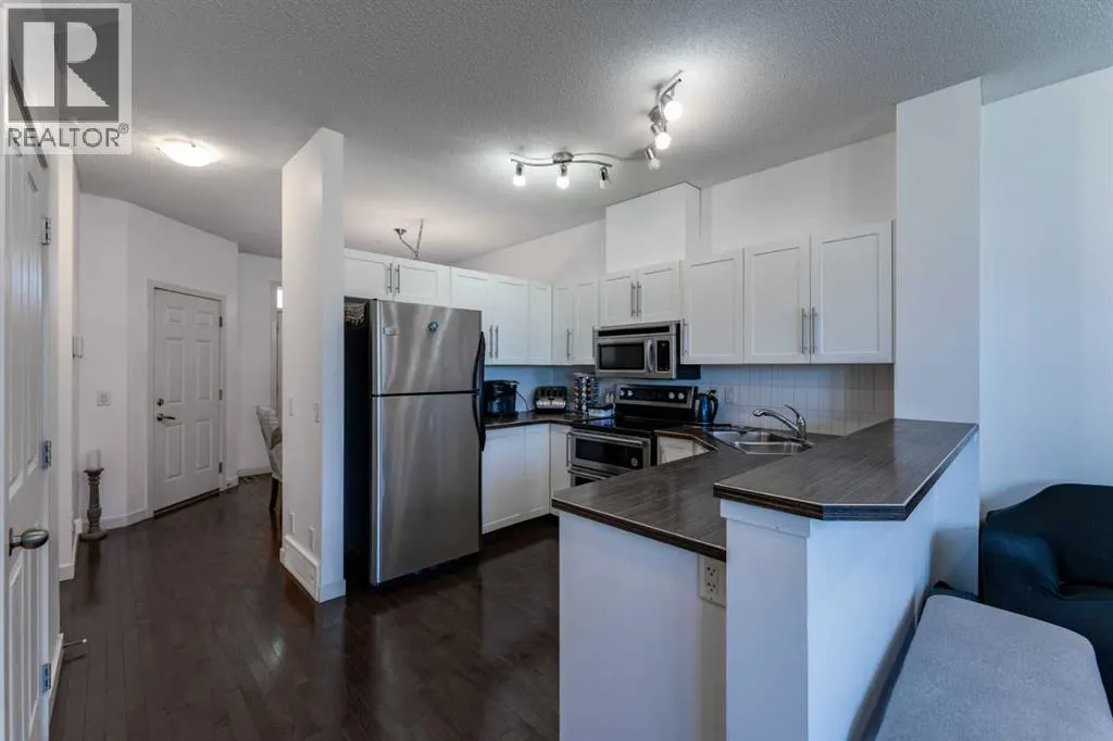 1709, 155 Silverado Skies Link SW