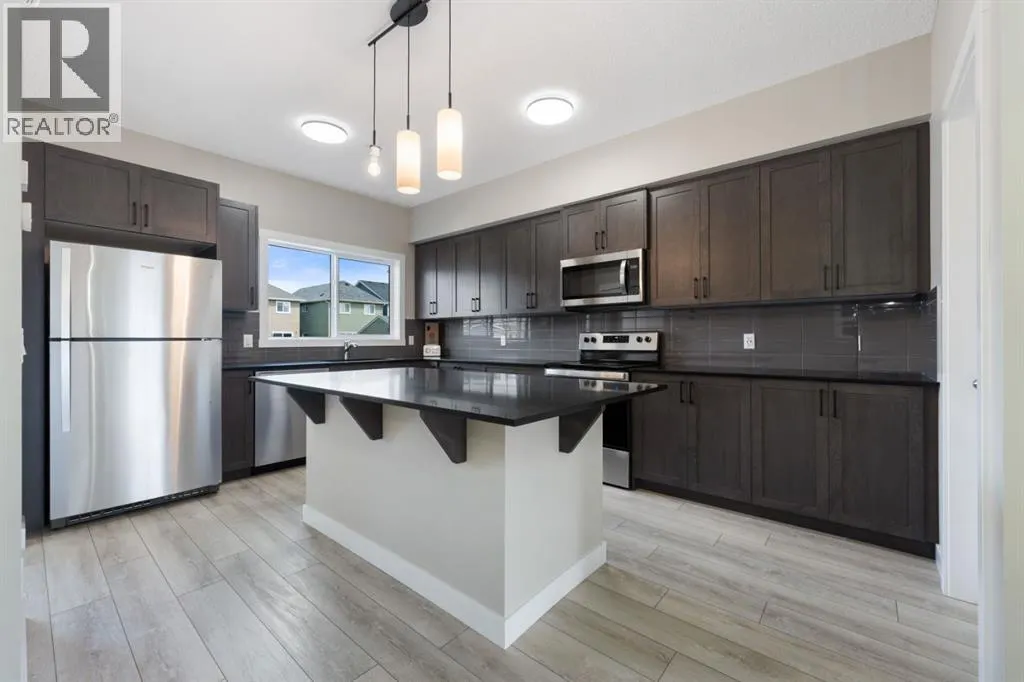 340 Cobblestone Gate SW