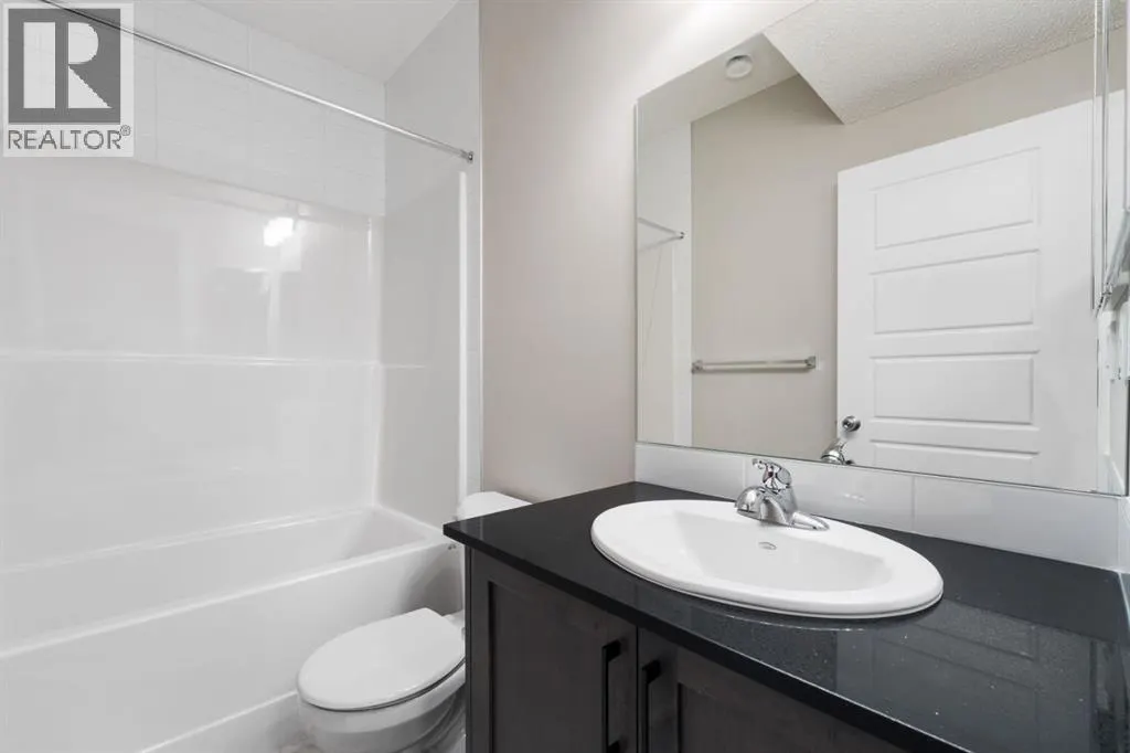340 Cobblestone Gate SW