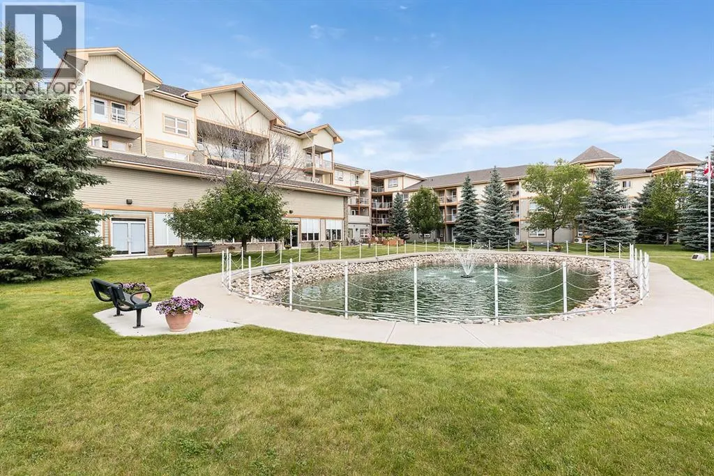 215, 1595 Southview Drive SE