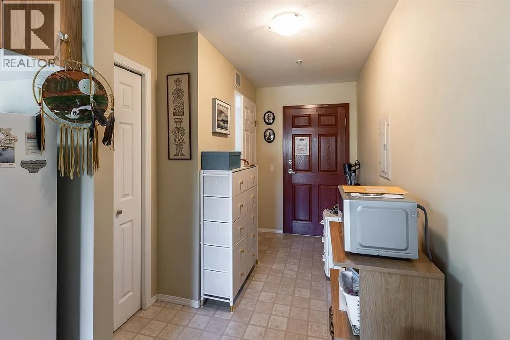 215, 1595 Southview Drive SE