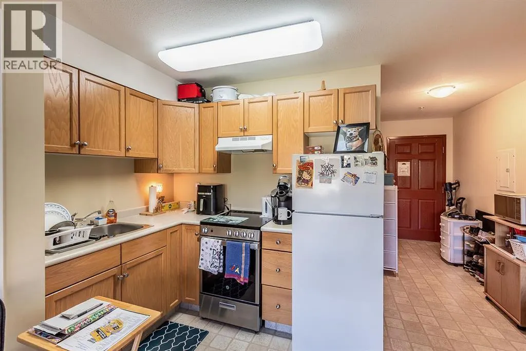 215, 1595 Southview Drive SE