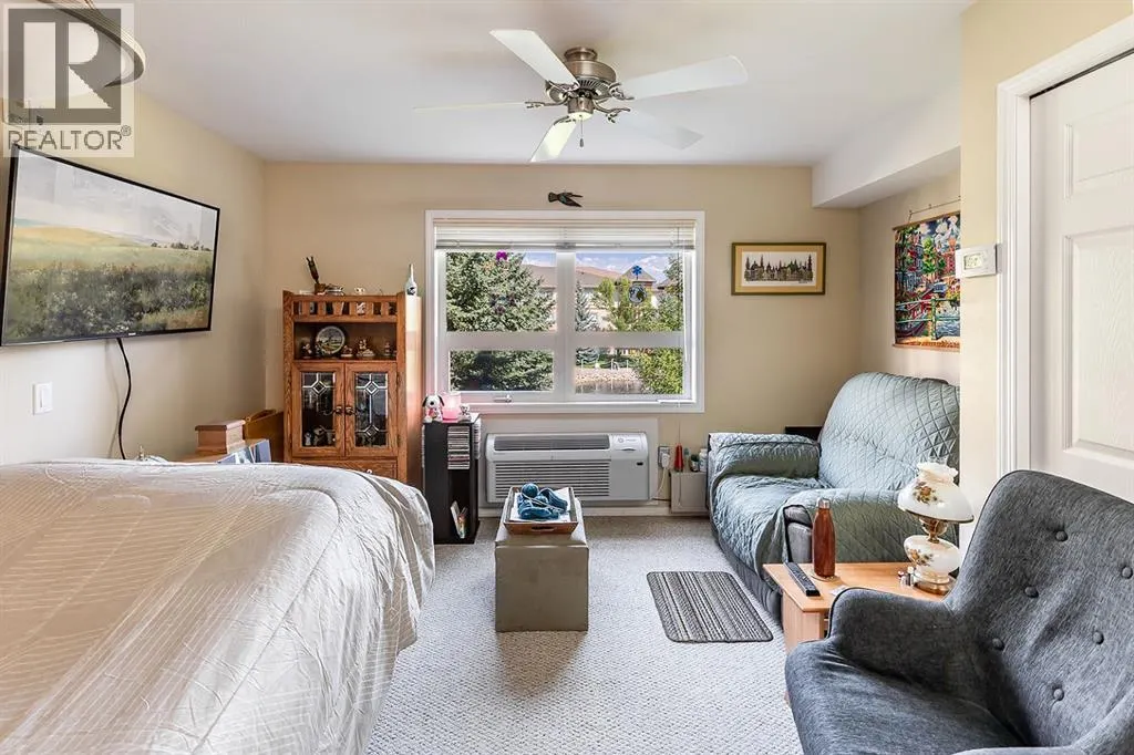 215, 1595 Southview Drive SE
