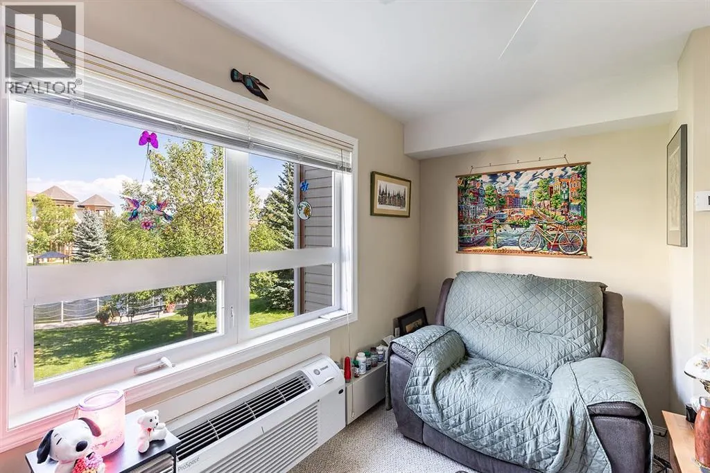 215, 1595 Southview Drive SE