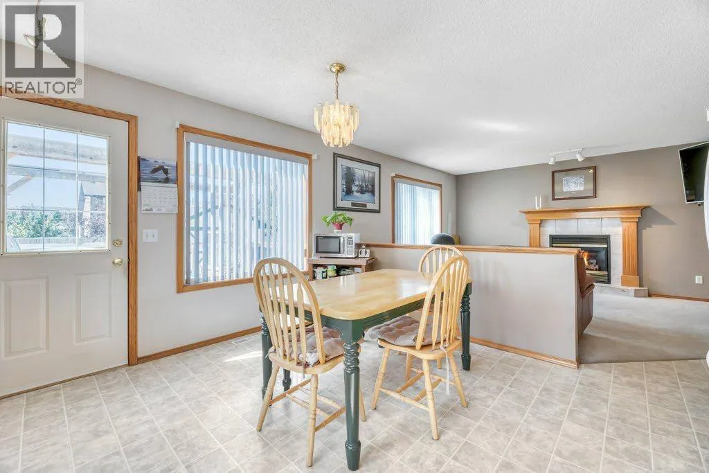 7 Springs Crescent SE