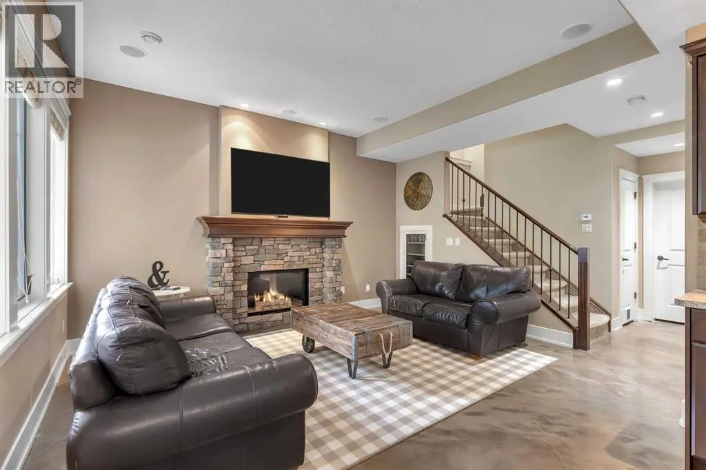 255 Coopers Hill SW