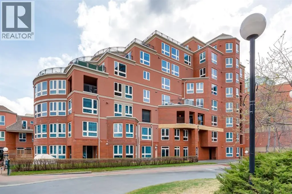 8704, 400 Eau Claire Avenue SW