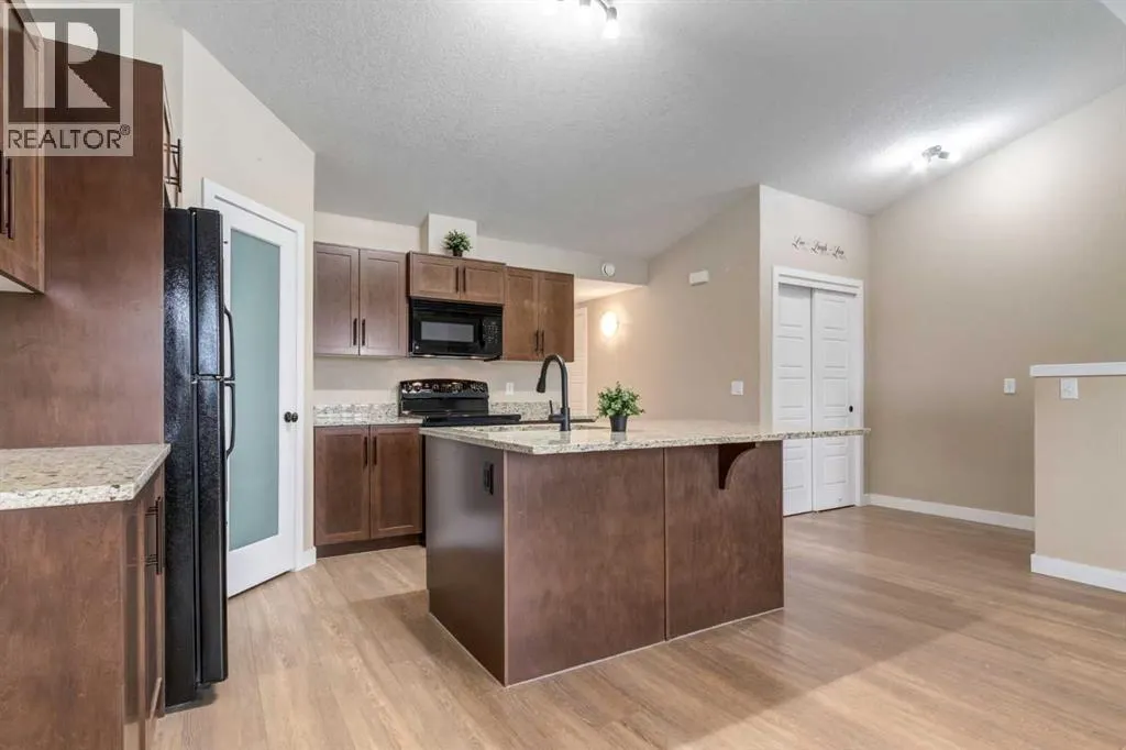 5203, 2781 Chinook Winds Drive SW