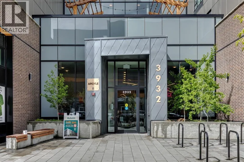 624, 3932 University Avenue NW