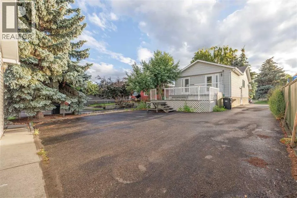 76 Doverglen Crescent SE