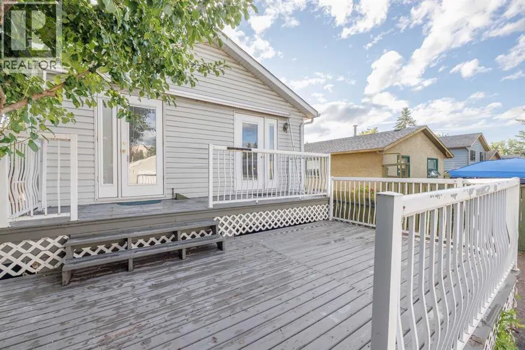 76 Doverglen Crescent SE