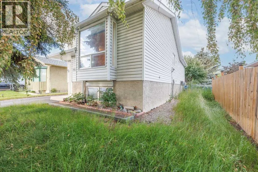 76 Doverglen Crescent SE