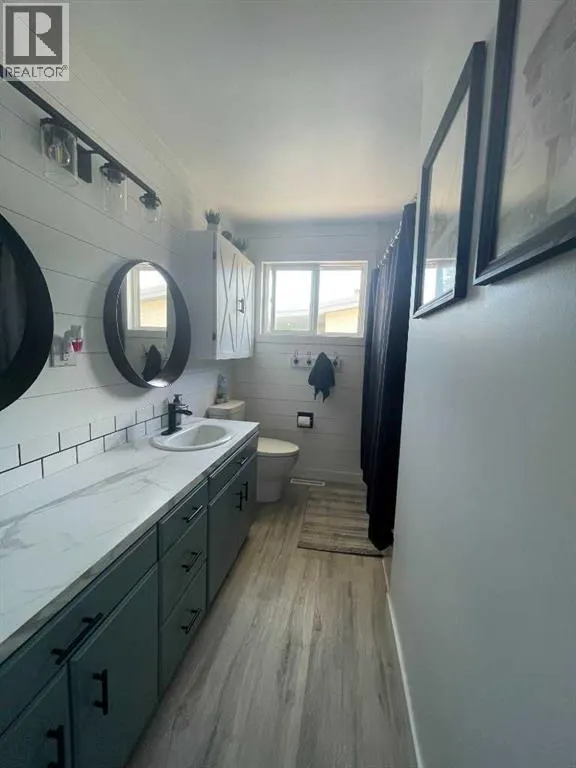520 6 Street W