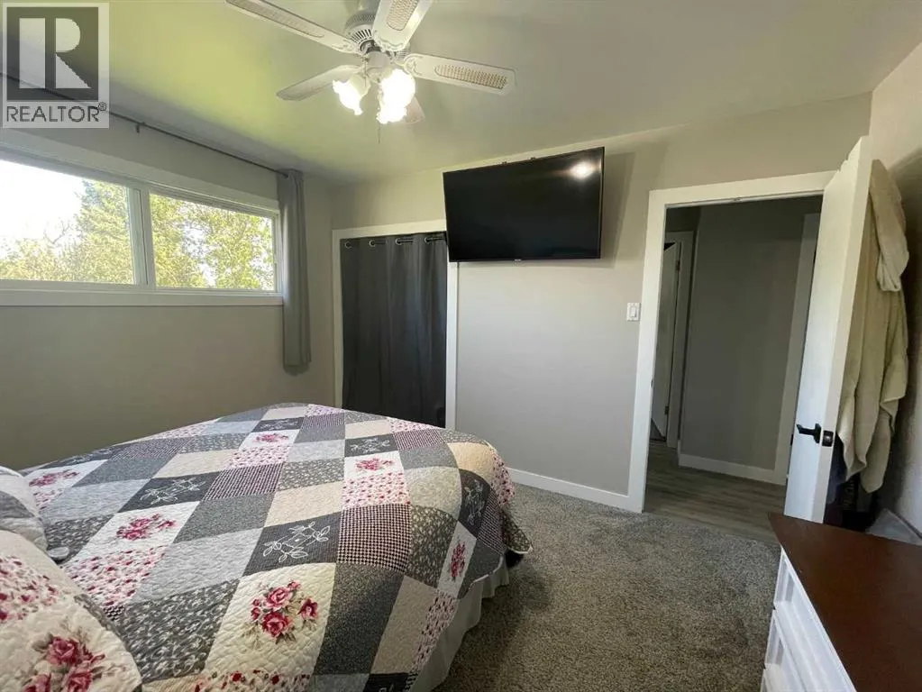 520 6 Street W