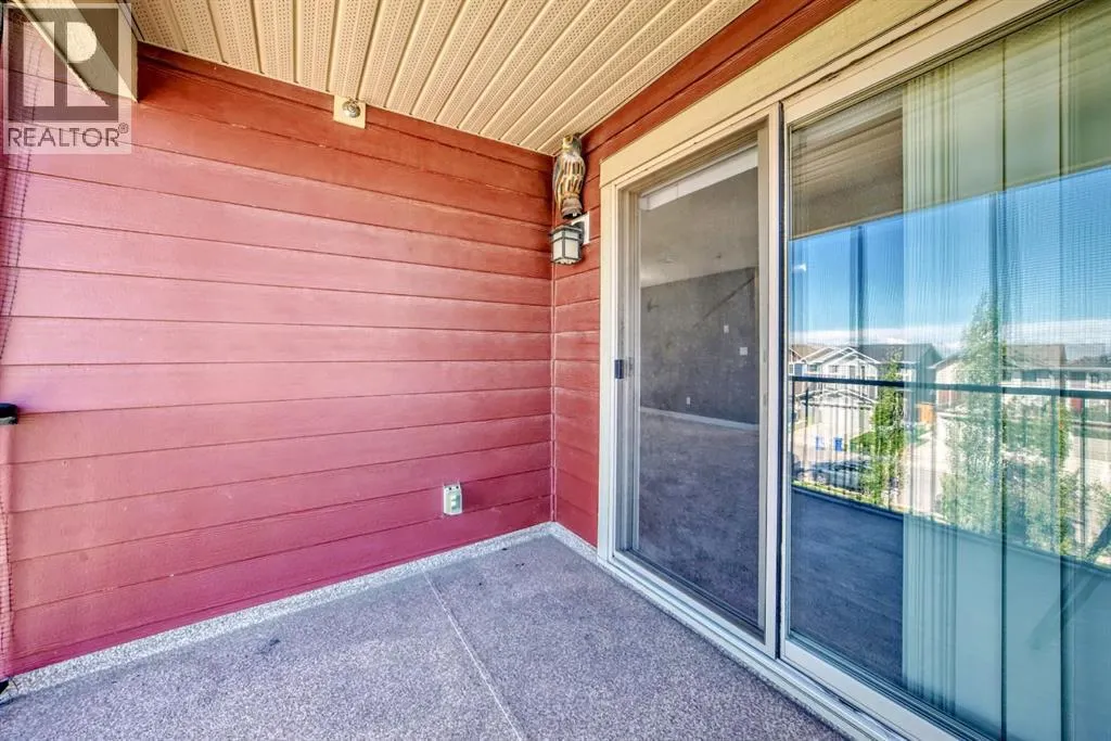 302, 15 Saddlestone Way NE