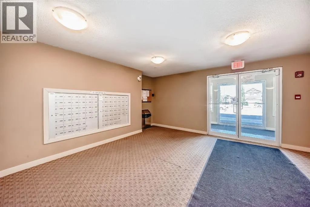302, 15 Saddlestone Way NE