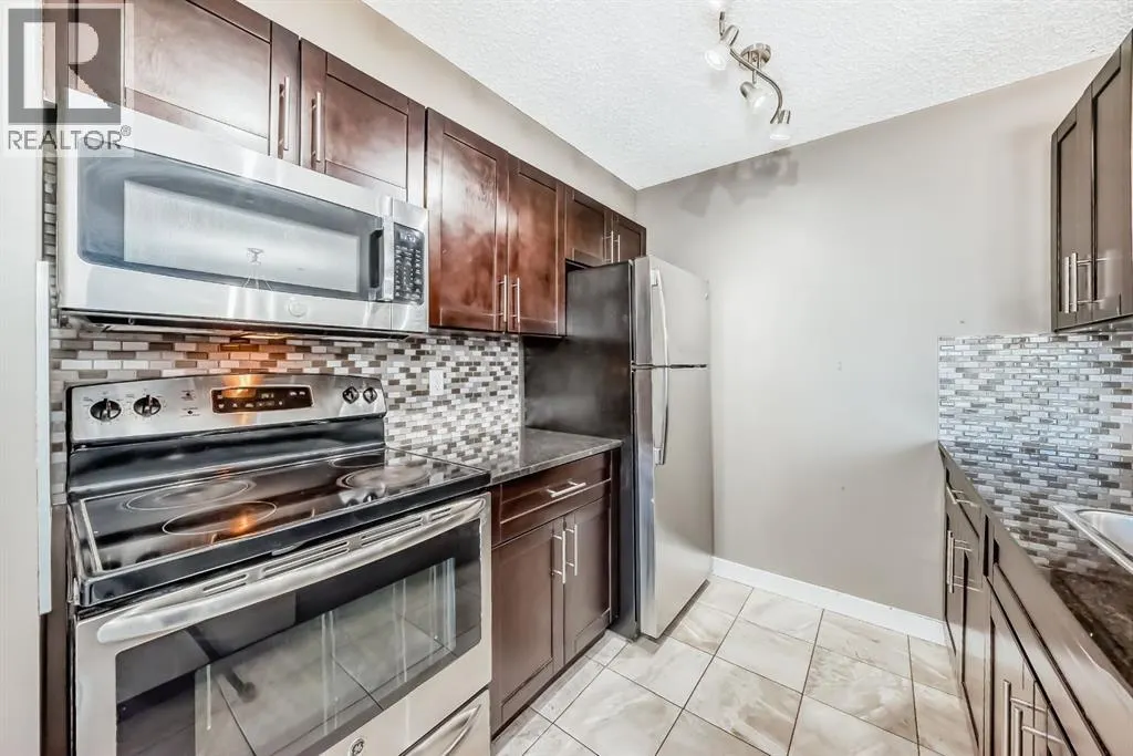 302, 15 Saddlestone Way NE
