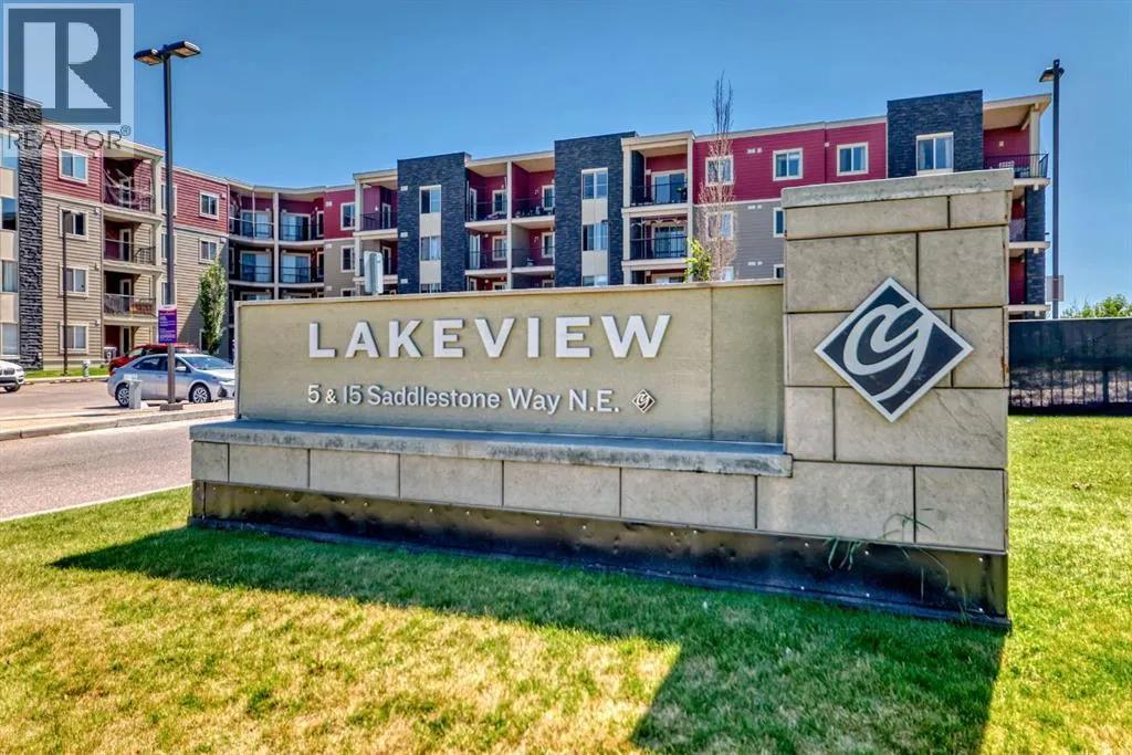 302, 15 Saddlestone Way NE