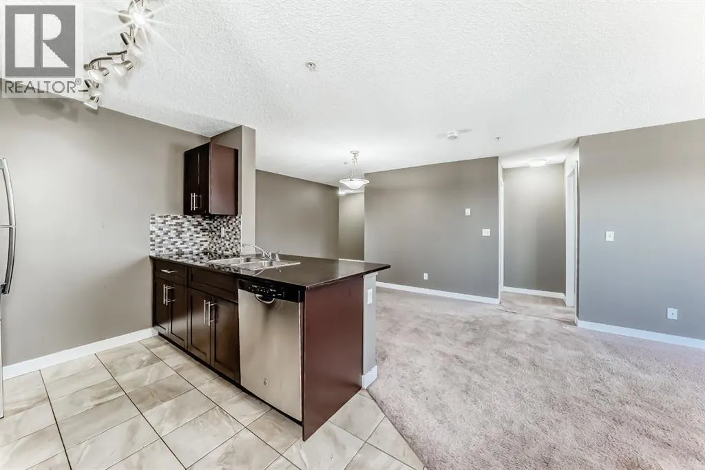302, 15 Saddlestone Way NE