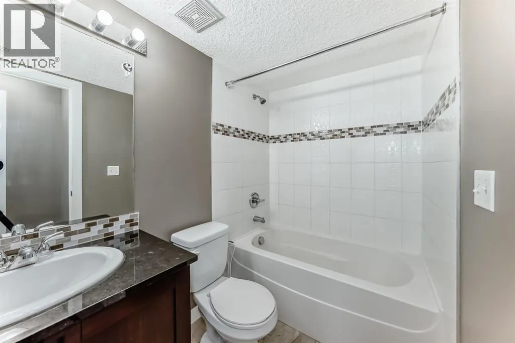 302, 15 Saddlestone Way NE
