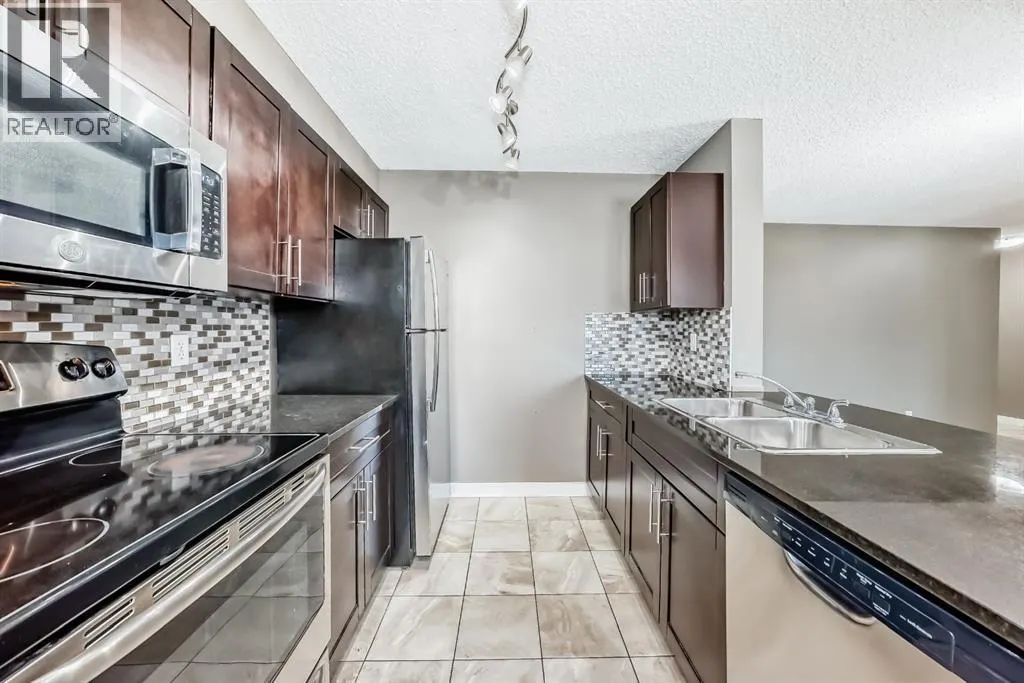 302, 15 Saddlestone Way NE