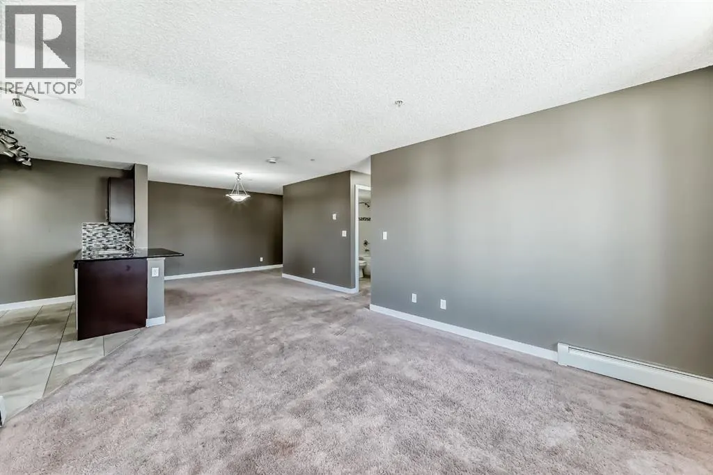 302, 15 Saddlestone Way NE