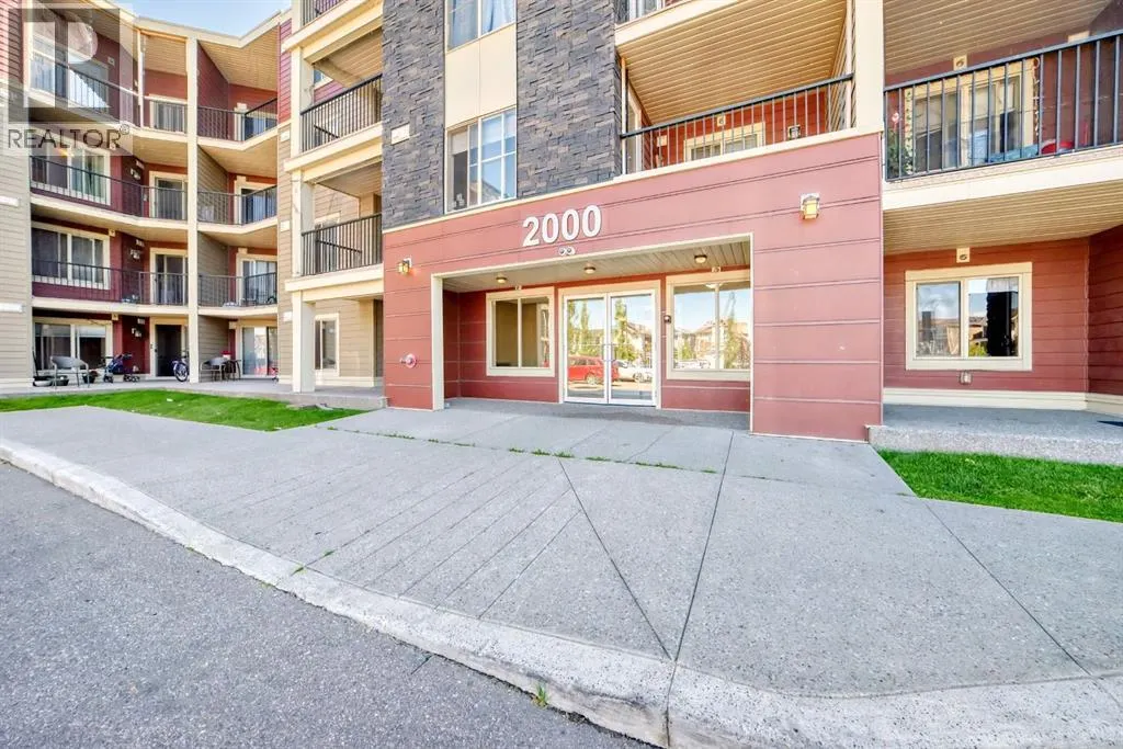 302, 15 Saddlestone Way NE