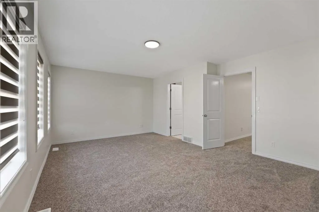 27 Copperstone Crescent SE