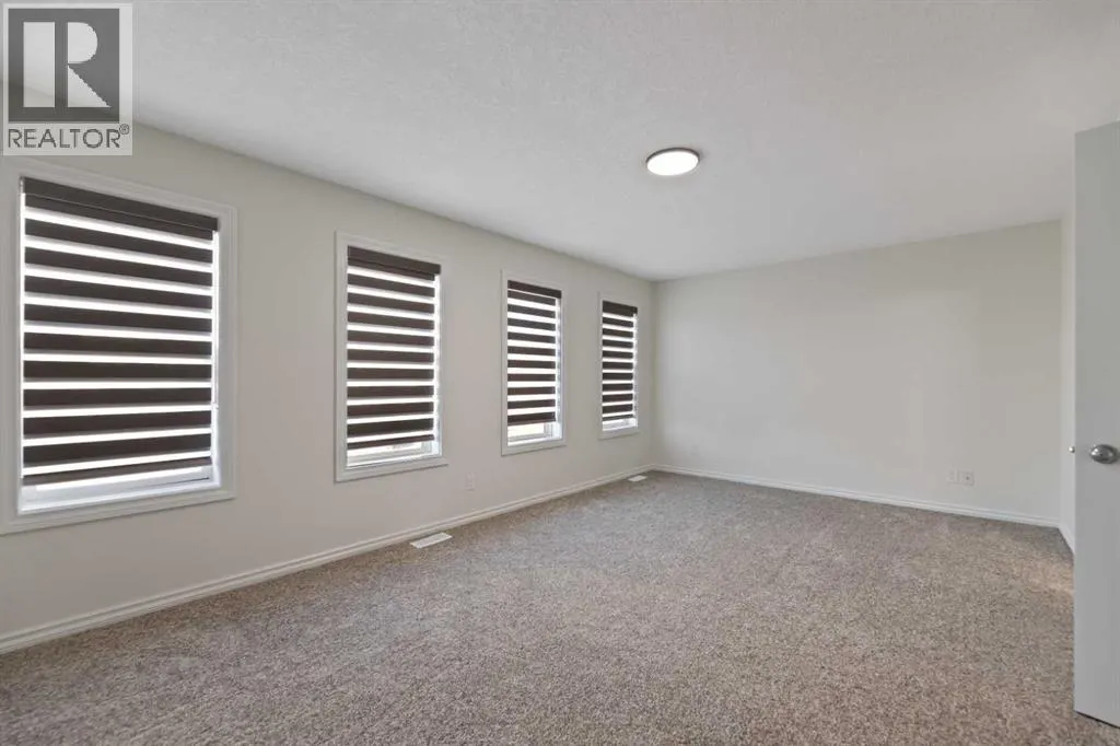 27 Copperstone Crescent SE
