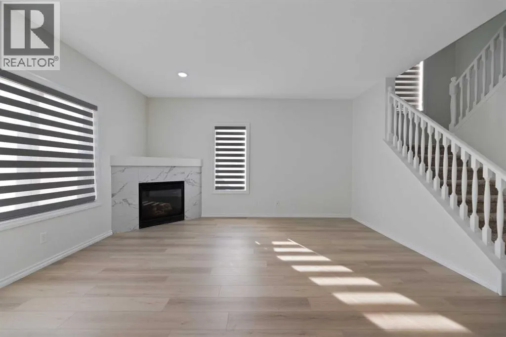 27 Copperstone Crescent SE