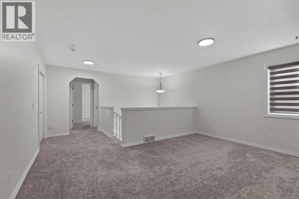 27 Copperstone Crescent SE