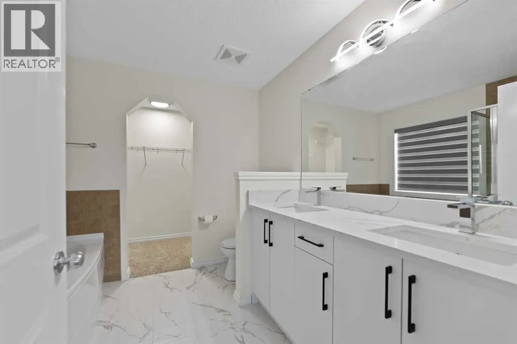 27 Copperstone Crescent SE