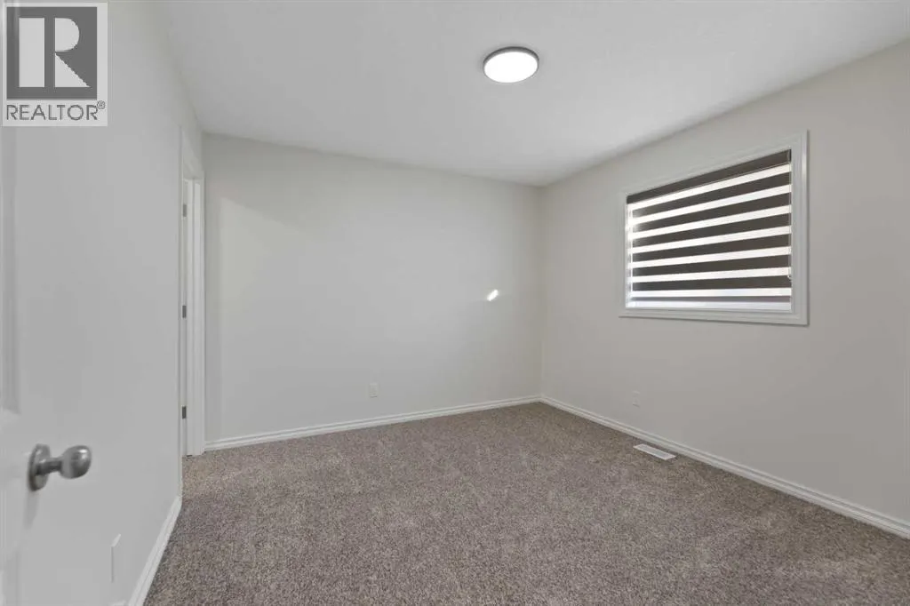 27 Copperstone Crescent SE