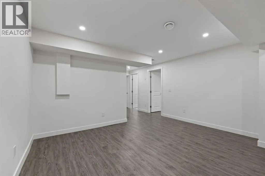 27 Copperstone Crescent SE