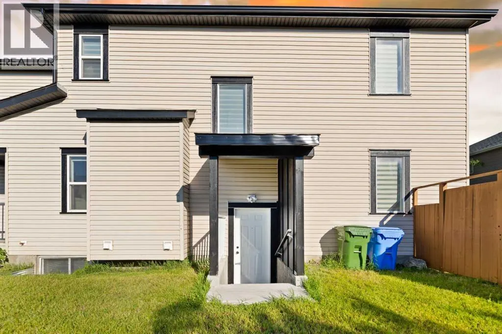 27 Copperstone Crescent SE