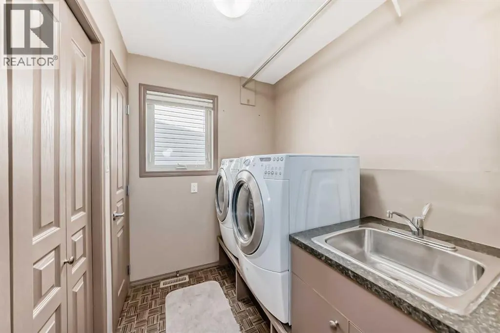 41 Canyoncrest Point W