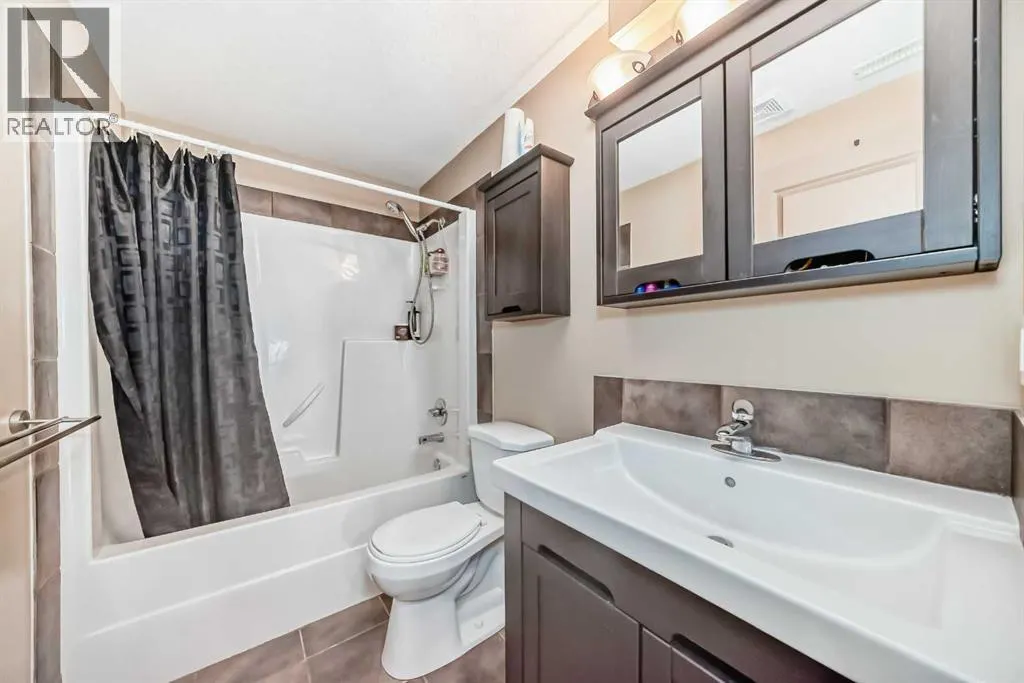 41 Canyoncrest Point W