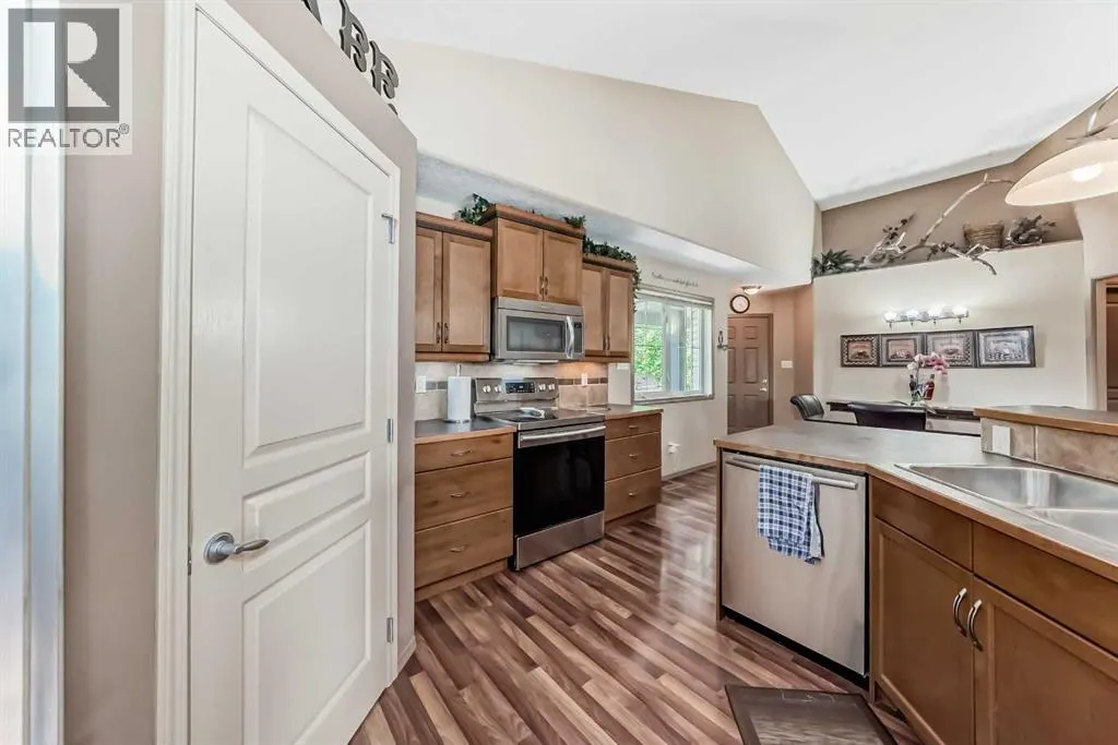 41 Canyoncrest Point W