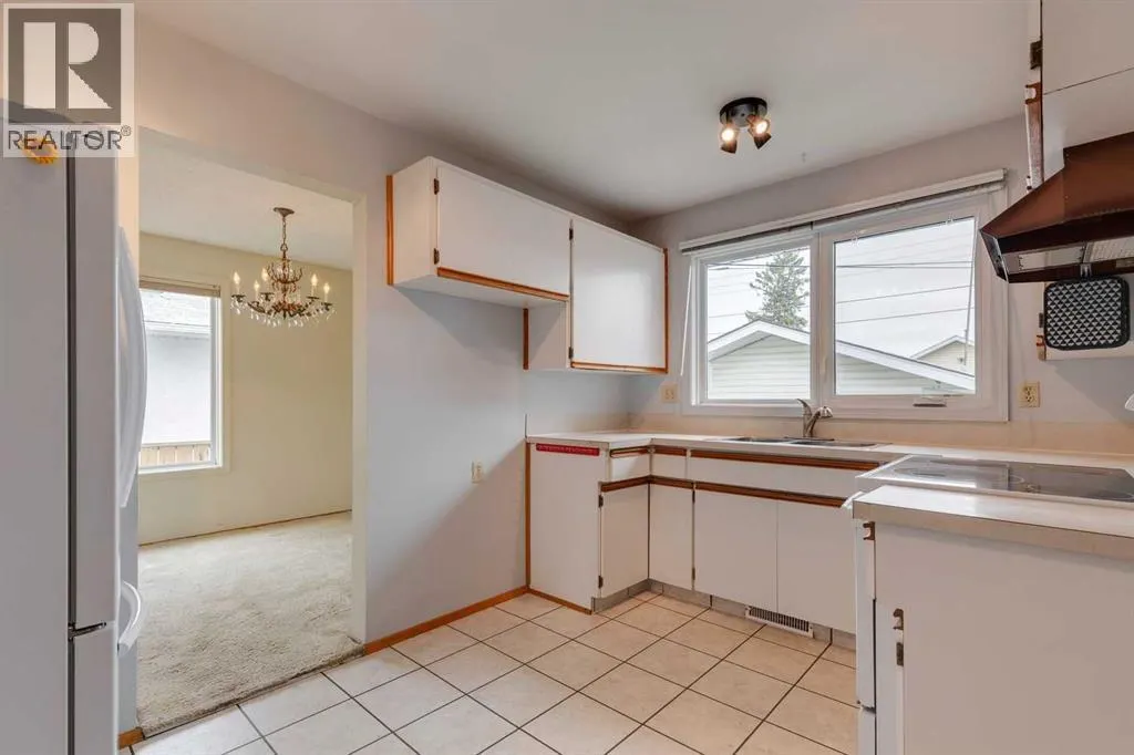 27 Pensacola Close SE