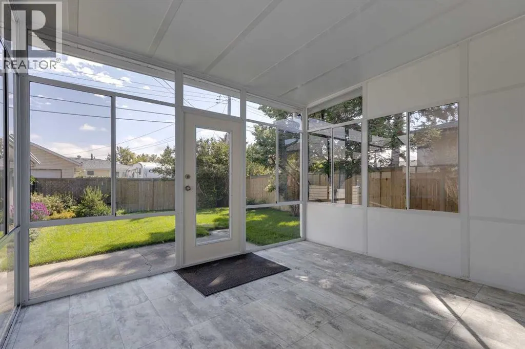 27 Pensacola Close SE