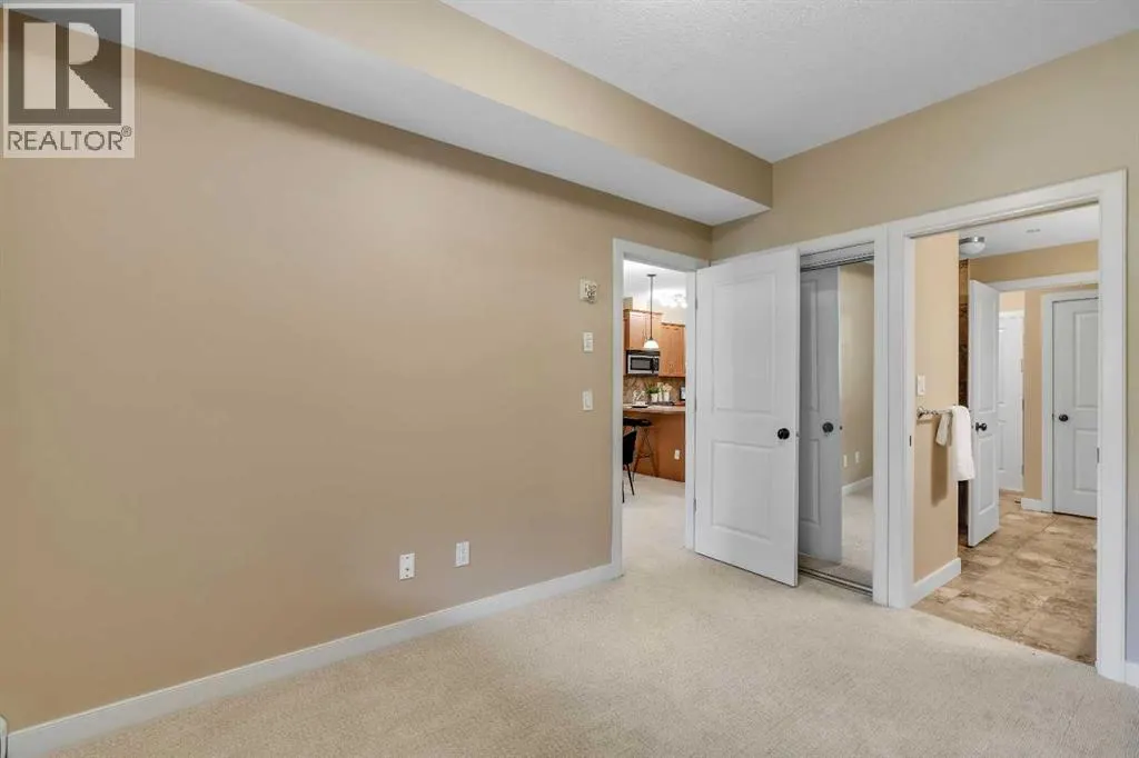 211, 35 Aspenmont Heights SW