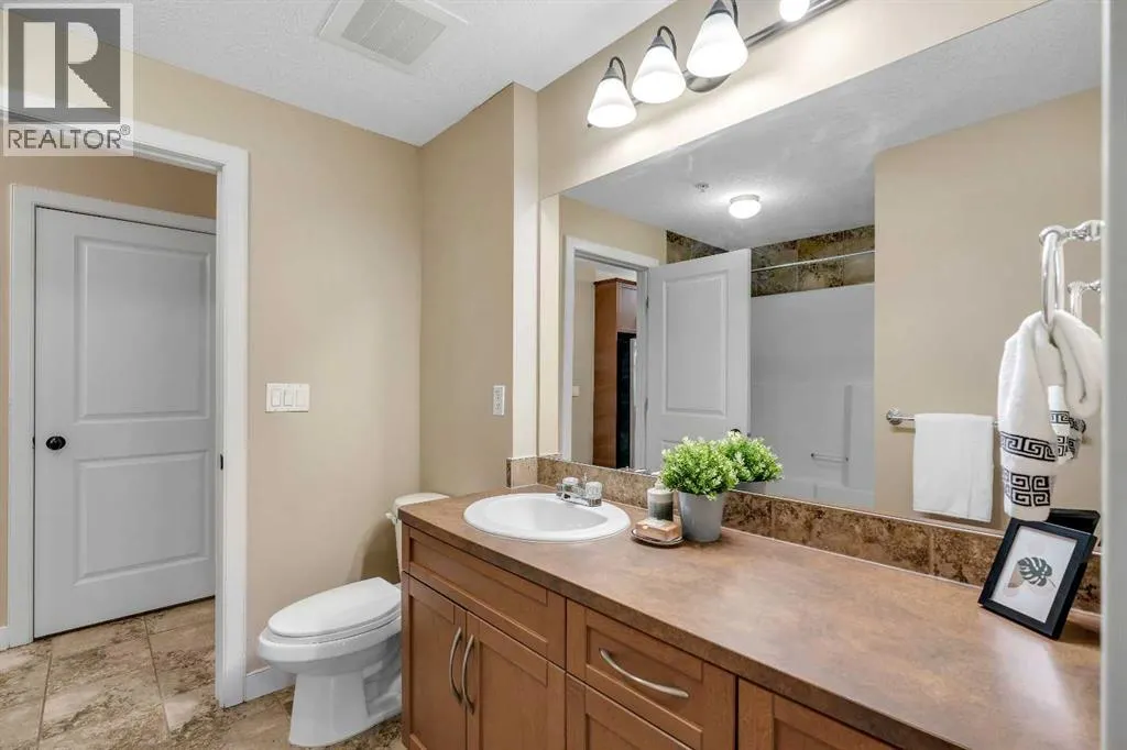 211, 35 Aspenmont Heights SW