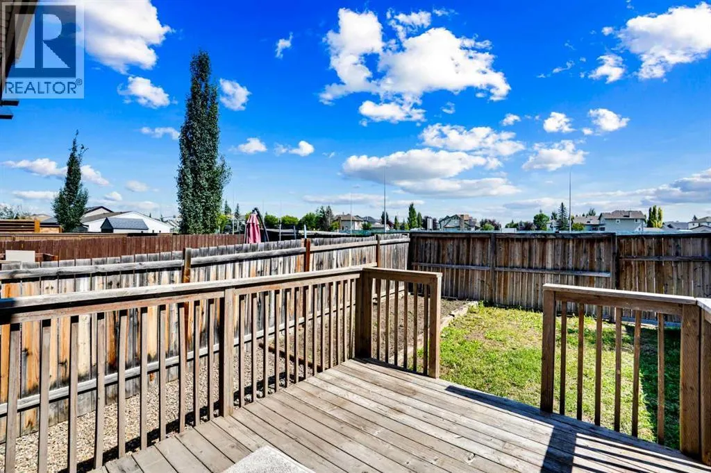 221 Elgin Meadows Park SE