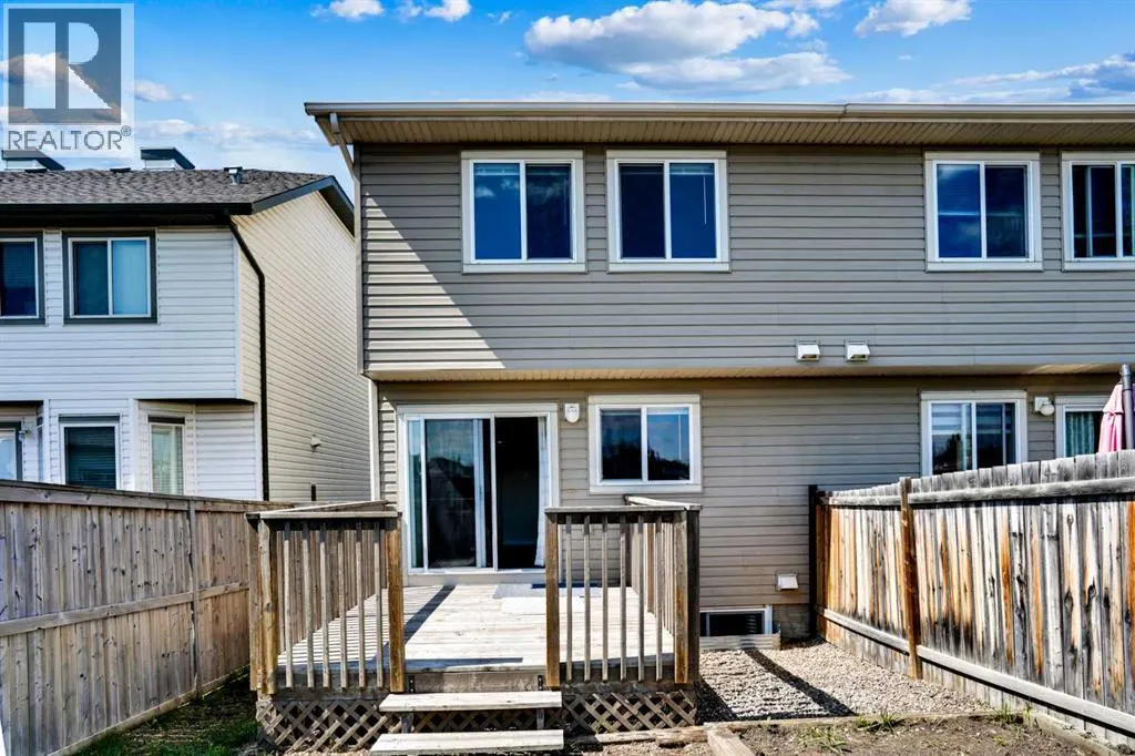 221 Elgin Meadows Park SE