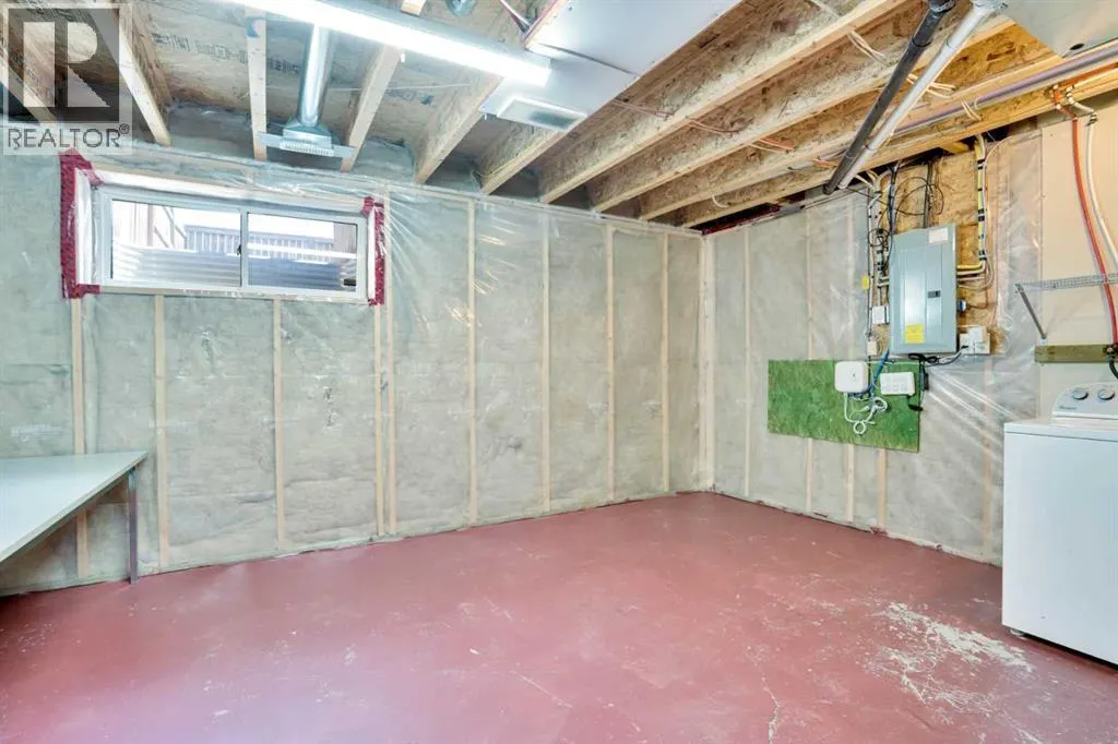 221 Elgin Meadows Park SE